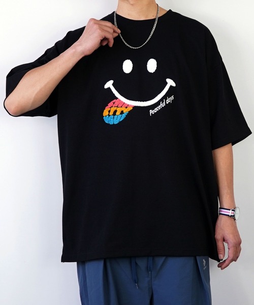 SMILEY FACE(スマイリーフェイス)の「【GROOVY STORE】SMILEY FACE サガラ刺繍Tシャツ(Tシャツ/カットソー・メンズ・インディゴブルー/ホワイト/ブラック/イエロー・L/LL/M)」の3枚目の写真