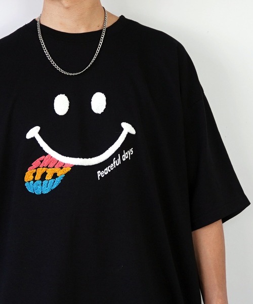 SMILEY FACE(スマイリーフェイス)の「【GROOVY STORE】SMILEY FACE サガラ刺繍Tシャツ(Tシャツ/カットソー・メンズ・インディゴブルー/ホワイト/ブラック/イエロー・L/LL/M)」の14枚目の写真