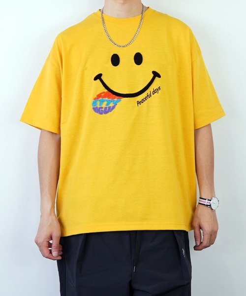 SMILEY FACE(スマイリーフェイス)の「【GROOVY STORE】SMILEY FACE サガラ刺繍Tシャツ(Tシャツ/カットソー・メンズ・インディゴブルー/ホワイト/ブラック/イエロー・L/LL/M)」の5枚目の写真