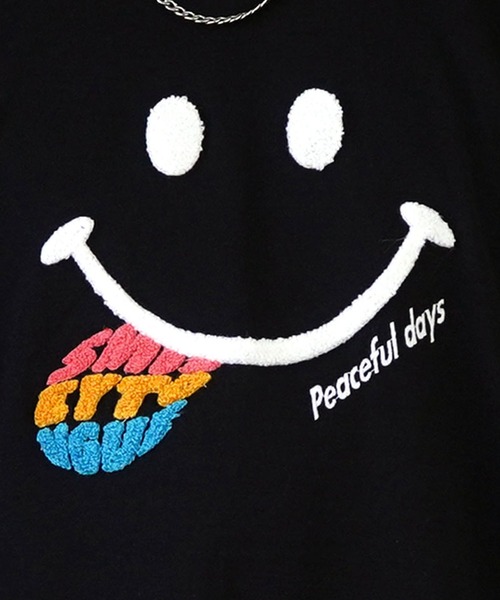 SMILEY FACE(スマイリーフェイス)の「【GROOVY STORE】SMILEY FACE サガラ刺繍Tシャツ(Tシャツ/カットソー・メンズ・インディゴブルー/ホワイト/ブラック/イエロー・L/LL/M)」の7枚目の写真