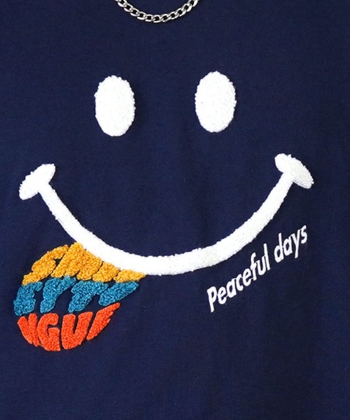 SMILEY FACE(スマイリーフェイス)の「【GROOVY STORE】SMILEY FACE サガラ刺繍Tシャツ(Tシャツ/カットソー・メンズ・インディゴブルー/ホワイト/ブラック/イエロー・L/LL/M)」の8枚目の写真
