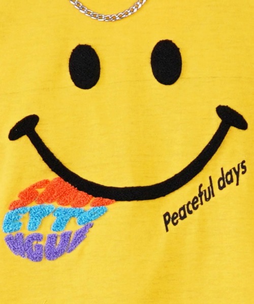 SMILEY FACE(スマイリーフェイス)の「【GROOVY STORE】SMILEY FACE サガラ刺繍Tシャツ(Tシャツ/カットソー・メンズ・インディゴブルー/ホワイト/ブラック/イエロー・L/LL/M)」の9枚目の写真