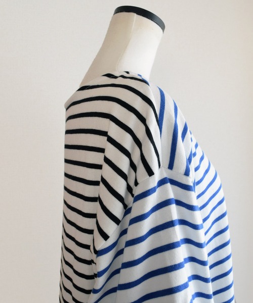 Marient（マリエント）の「配色ボーダースリットTEE（Tシャツ/カットソー・レディース・ブラック/ブルー・FREE）」の6枚目の写真