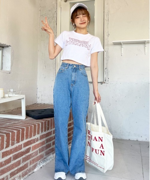 ad thie(アドティエ)の「デニムパンツ サイドスリット ハイウエスト SML(デニムパンツ・レディース・ブルー/ライトブルー/ブラック系・MEDIUM/LARGE/SMALL)」の16枚目の写真