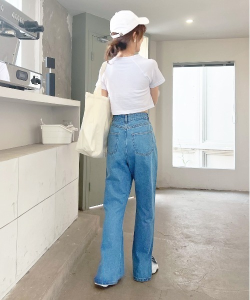 ad thie(アドティエ)の「デニムパンツ サイドスリット ハイウエスト SML(デニムパンツ・レディース・ブルー/ライトブルー/ブラック系・MEDIUM/LARGE/SMALL)」の17枚目の写真