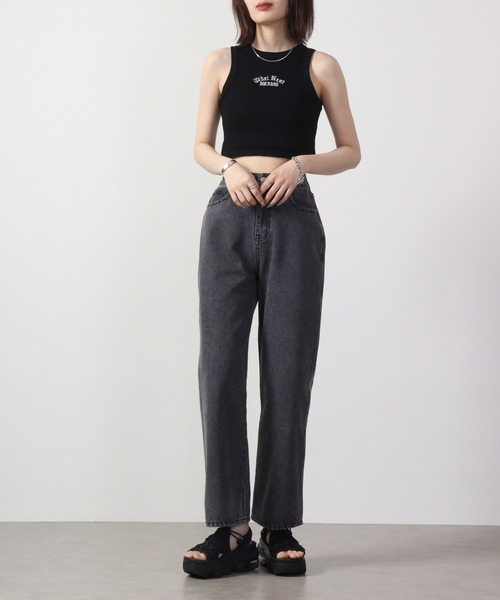 FUNALIVE（ファンアライブ）の「ABETTOR SELECT 韓国ファッション　テレコ刺繍「WIDAL NEST」ロゴクロップド丈タンクトップ（Tシャツ/カットソー・レディース・ブラック/カーキ/チャコールグレー/ホワイト・FREE）」の17枚目の写真