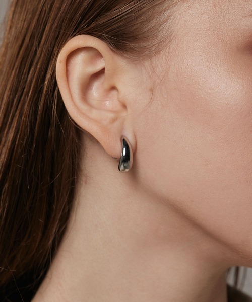 CENE(セネ)の「【CENE】セネ/ティアドロップイヤリング(イヤリング・レディース・シルバー/ゴールド・FREE)」の2枚目の写真