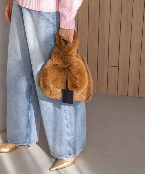 HEREIAM(ヘレイアム)の「【HEREIAM】トリッキーFUR BAG(ハンドバッグ・レディース・パープル/ブラウン系その他/ライトグレー/オレンジ/ピンク/ネイビー/スカイブルー/バイオレット/イエロー/ターコイズブルー/ブラウン系・FREE)」の3枚目の写真