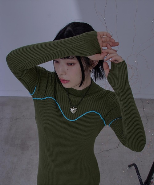 miette(ミエット)の「配色ラインリブニットワンピース(ワンピース・レディース・グレー/ブラック/カーキ・FREE)」の9枚目の写真