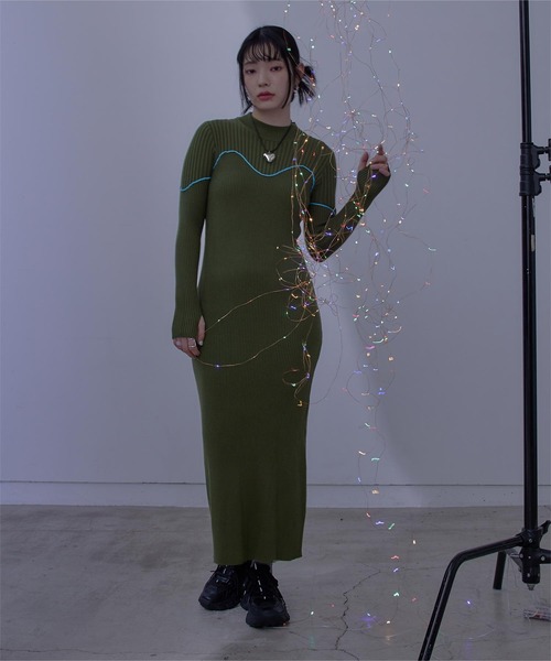 miette(ミエット)の「配色ラインリブニットワンピース(ワンピース・レディース・グレー/ブラック/カーキ・FREE)」の11枚目の写真