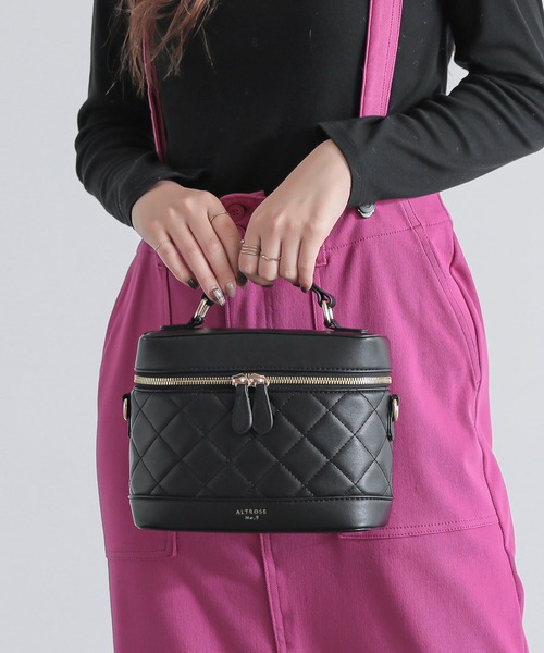ALTROSE(アルトローズ)の「キルティング ショルダーバッグ 3WAYBAG バニティ II 2WAY バニティバッグ(ショルダーバッグ・レディース・ブルー/ベージュ/ブラック/ピンク・FREE)」の7枚目の写真