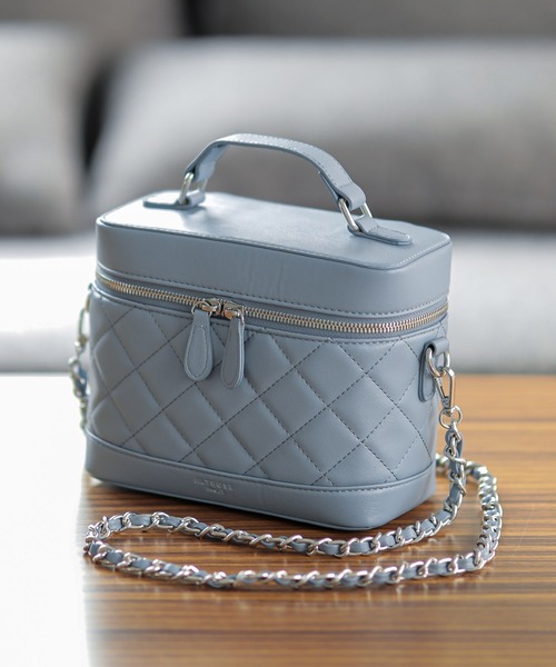 ALTROSE(アルトローズ)の「キルティング ショルダーバッグ 3WAYBAG バニティ II 2WAY バニティバッグ(ショルダーバッグ・レディース・ブルー/ベージュ/ブラック/ピンク・FREE)」の17枚目の写真