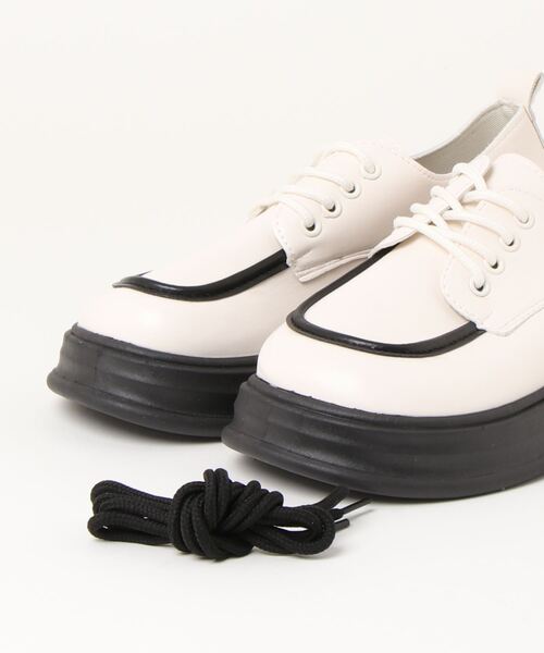 STYLEBLOCK(スタイルブロック)の「厚底レースアップマニッシュシューズ(パンプス・レディース・ブラック/ベージュ/オフホワイト・39/38/37)」の4枚目の写真