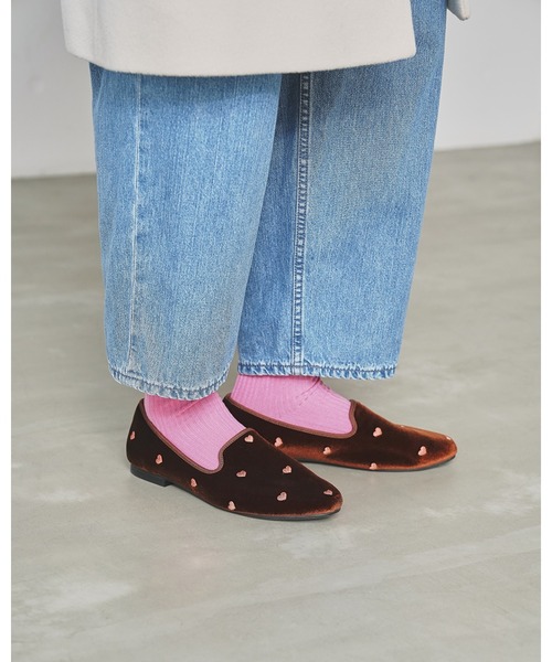 Emma Francis（エマフランシス）の「ラウンドトゥ フラット オペラシューズ（パンプス・レディース・ブラック/グレー/ボルドー/ブラウン・22.5cm/23.5cm/24.5cm/23.0cm/24.0cm/25.0cm/22.0cm）」の4枚目の写真