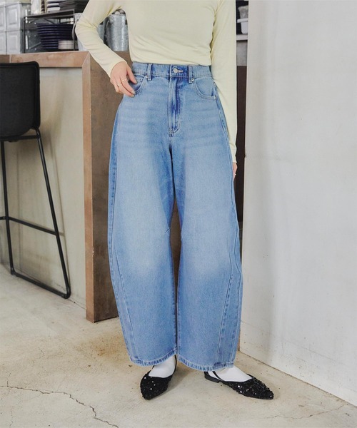 titivate(ティティベイト)の「カーブラインデニムパンツ(デニムパンツ・レディース・ブルー/ブラック/ライトブルー/インディゴブルー・M)」の3枚目の写真