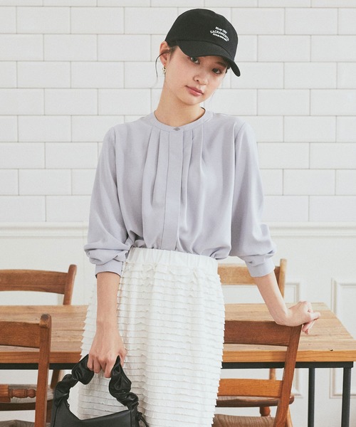 earth music&ecology（アースミュージックアンドエコロジー）の「ノーカラーフロントタックブラウス（シャツ/ブラウス・レディース・ライトピンク/オフホワイト/ネイビー/ライトグレー・FREE）」の5枚目の写真