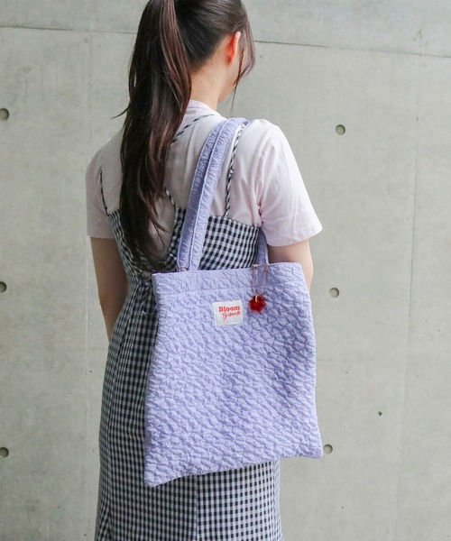 ACCOMMODE(アコモデ)の「ブルームトートバッグ(トートバッグ・レディース・ピンク/ホワイト/ラベンダー/ブラック・FREE)」の4枚目の写真