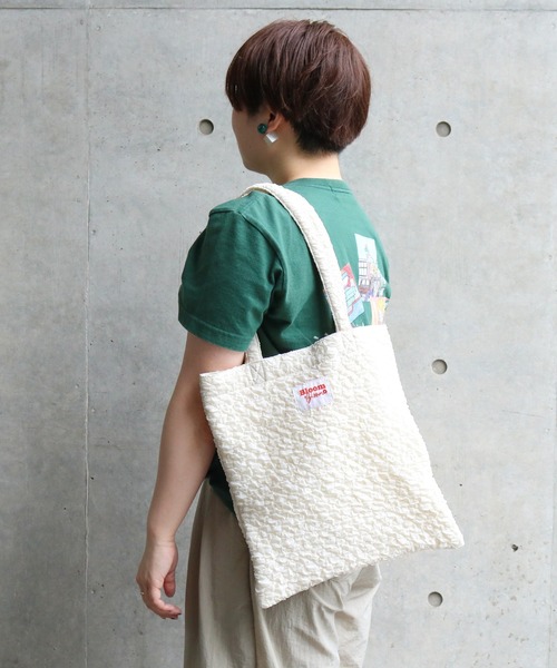 ACCOMMODE(アコモデ)の「ブルームトートバッグ(トートバッグ・レディース・ピンク/ホワイト/ラベンダー/ブラック・FREE)」の2枚目の写真