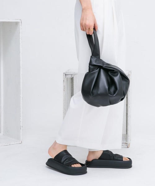 KBF（ケイビーエフ）の「ワンハンドルサークルBAG（ハンドバッグ・レディース・ブラック/シルバー/ブラック系その他・ONE）」の8枚目の写真