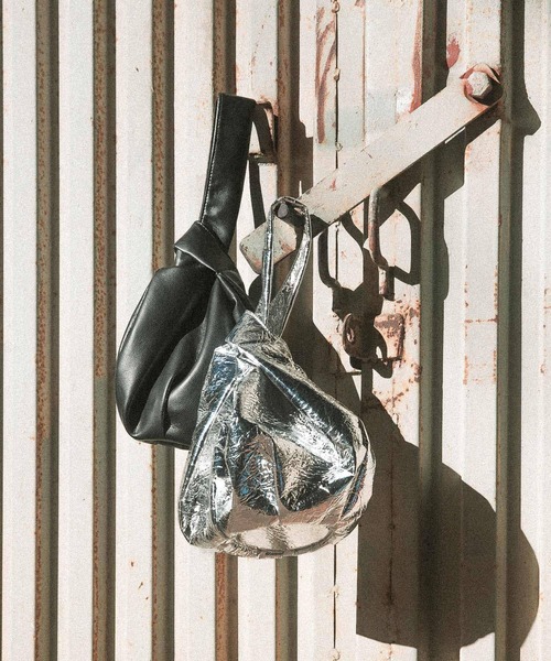 KBF（ケイビーエフ）の「ワンハンドルサークルBAG（ハンドバッグ・レディース・ブラック/シルバー/ブラック系その他・ONE）」の22枚目の写真