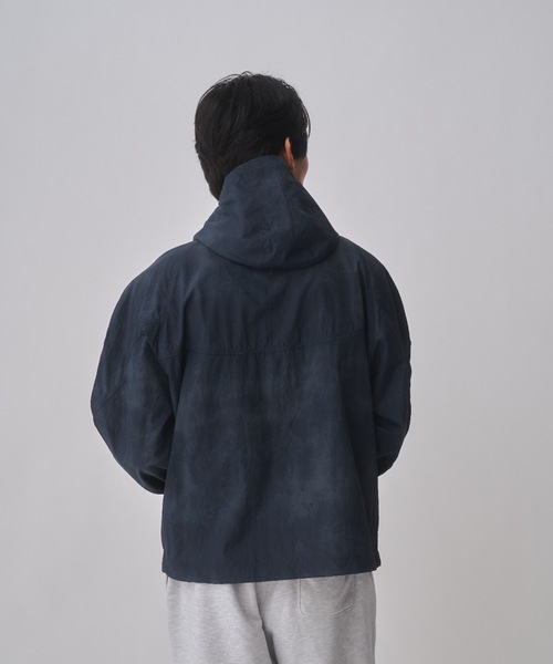 codegraphy（コードグラフィー）の「TECH NYLON TIEDYE HOOD WIND BRACKER JACKET（マウンテンパーカー・メンズ・カーキ/ネイビー・MEDIUM/LARGE）」の8枚目の写真