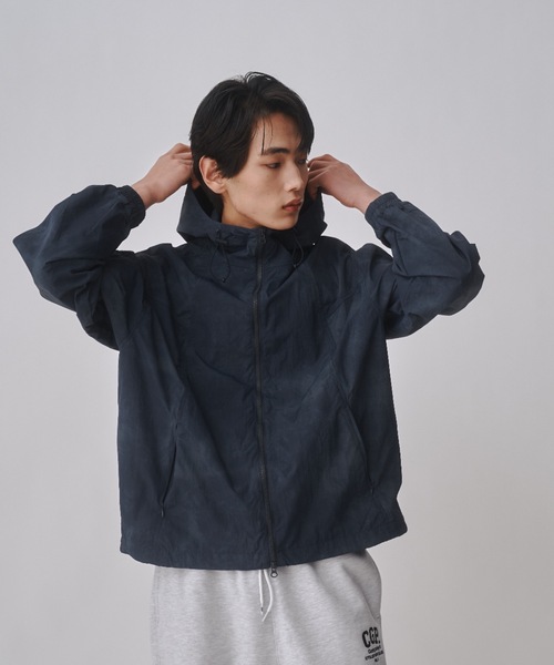 codegraphy（コードグラフィー）の「TECH NYLON TIEDYE HOOD WIND BRACKER JACKET（マウンテンパーカー・メンズ・カーキ/ネイビー・MEDIUM/LARGE）」の3枚目の写真