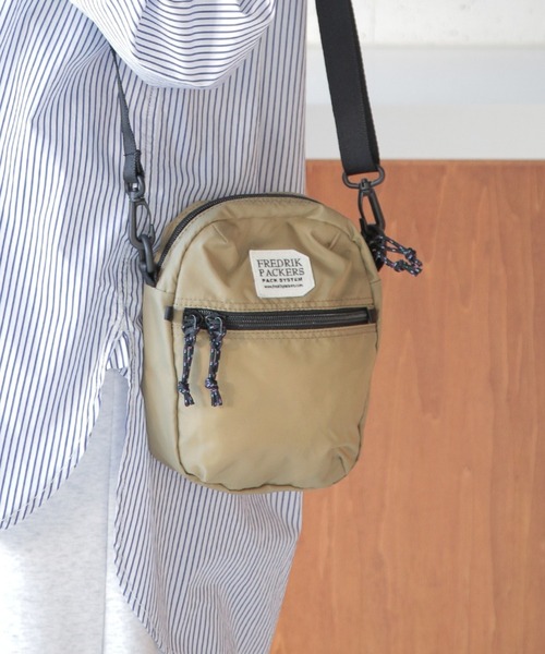 FREDRIK PACKERS(フレドリックパッカーズ)の「【FREDRIK PACKERS】ACTIVE SHOULDER(ショルダーバッグ・メンズ・ブラック/ベージュ/レオパード・FREE)」の1枚目の写真