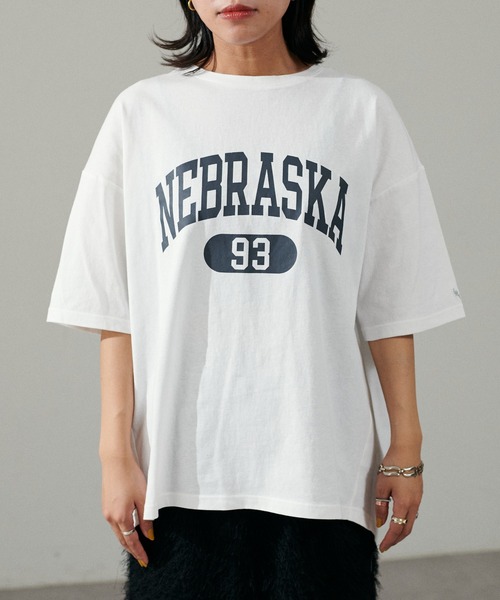 LARUTA(ラルータ)の「【LARUTA】バックスリットロゴT(Tシャツ/カットソー・レディース・ライトベージュ/チャコールグレー/オフホワイト/ネイビー・FREE)」の6枚目の写真