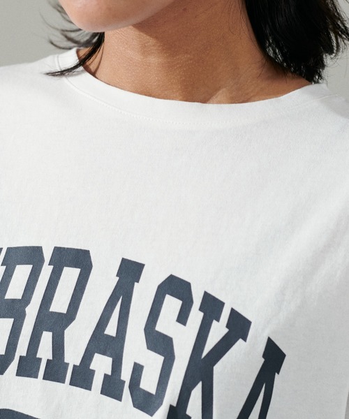 LARUTA(ラルータ)の「【LARUTA】バックスリットロゴT(Tシャツ/カットソー・レディース・ライトベージュ/チャコールグレー/オフホワイト/ネイビー・FREE)」の9枚目の写真