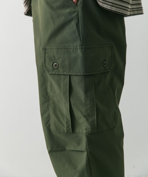 URBAN RESEARCH DOORS（アーバンリサーチドアーズ）の「リップストップカーゴパンツ（カーゴパンツ・メンズ・チャコールグレー/カーキ/ブラック・MEDIUM/LARGE）」の10枚目の写真