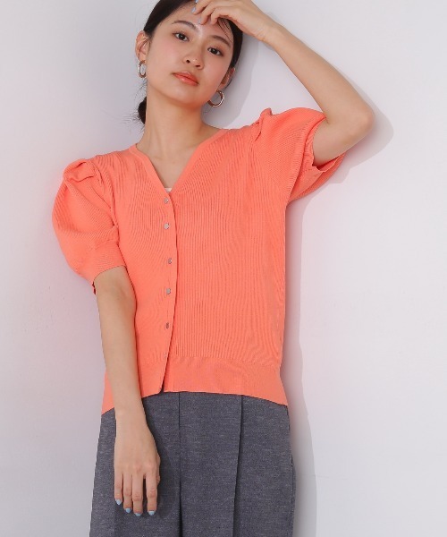 N.（N. Natural Beauty Basic）（エヌエヌナチュラルビューティーベーシック）の「◆タックショルダーキーネックニット（カーディガン/ボレロ・レディース・オフホワイト/スミクロ/オレンジ・MEDIUM）」の21枚目の写真