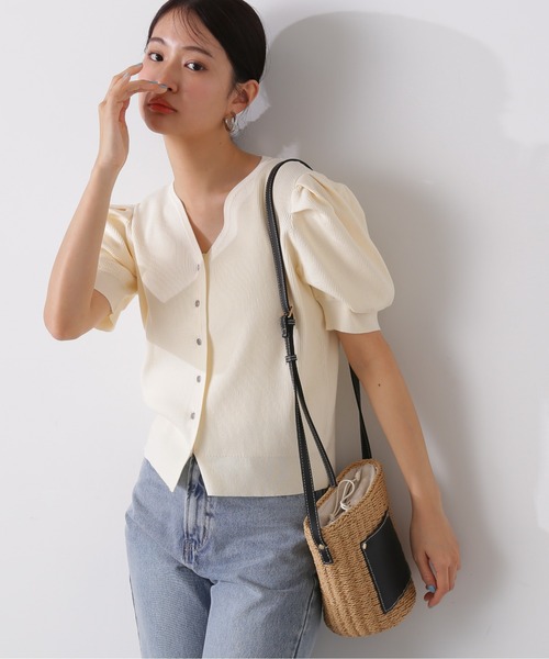 N.（N. Natural Beauty Basic）（エヌエヌナチュラルビューティーベーシック）の「◆タックショルダーキーネックニット（カーディガン/ボレロ・レディース・オフホワイト/スミクロ/オレンジ・MEDIUM）」の4枚目の写真