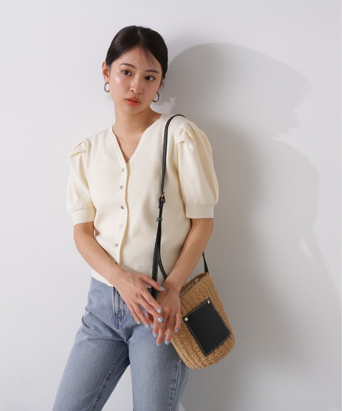 N.（N. Natural Beauty Basic）（エヌエヌナチュラルビューティーベーシック）の「◆タックショルダーキーネックニット（カーディガン/ボレロ・レディース・オフホワイト/スミクロ/オレンジ・MEDIUM）」の6枚目の写真