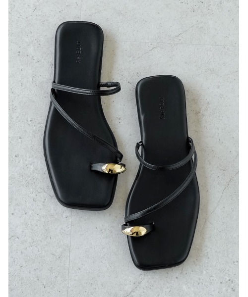 Re:EDIT（リエディ）の「[2025 SUMMER COLLECTION][リニューアル][大きいサイズ有]メタルサムリングトングサンダル（サンダル・レディース・ホワイト/ブラック/ベージュ/ブラウン/シルバー/ブラック系その他・SMALL/MEDIUM/LARGE/X-LARGE）」の7枚目の写真