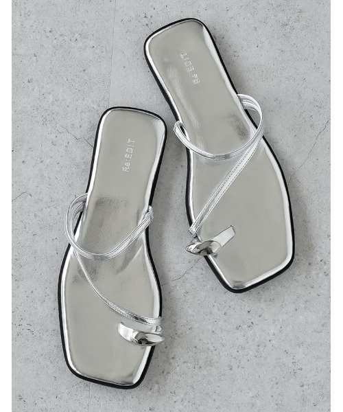 Re:EDIT（リエディ）の「[2025 SUMMER COLLECTION][リニューアル][大きいサイズ有]メタルサムリングトングサンダル（サンダル・レディース・ホワイト/ブラック/ベージュ/ブラウン/シルバー/ブラック系その他・SMALL/MEDIUM/LARGE/X-LARGE）」の16枚目の写真
