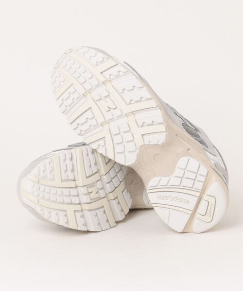 EU,US NEW BALANCE（イーユーユーエスニューバランス）の「【NEW BALANCE(ニューバランス)】725AA（スニーカー・レディース・グレー・24/25/23）」の3枚目の写真