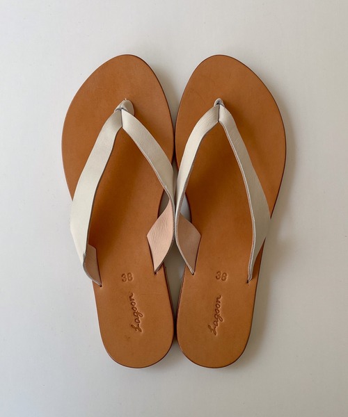 CANAL JEAN（キャナルジーン）の「from Lagoon　レザートングペタサンダル（サンダル・レディース・ブラック/オフホワイト・36/37/38）」の8枚目の写真