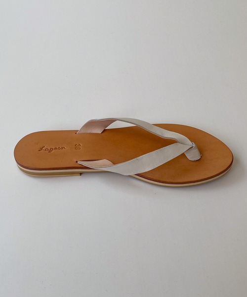 CANAL JEAN（キャナルジーン）の「from Lagoon　レザートングペタサンダル（サンダル・レディース・ブラック/オフホワイト・36/37/38）」の9枚目の写真