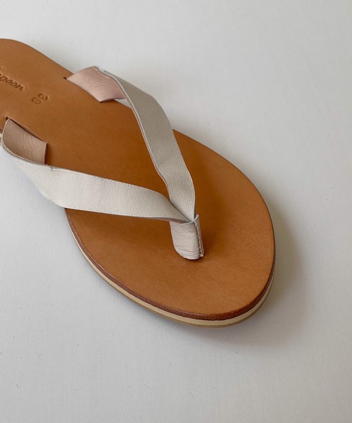 CANAL JEAN（キャナルジーン）の「from Lagoon　レザートングペタサンダル（サンダル・レディース・ブラック/オフホワイト・36/37/38）」の10枚目の写真