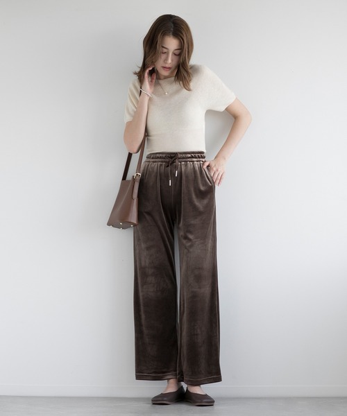 DECADE CLASSIC(ディケイド クラシック)の「【DECADE CLASSIC】ベロア ワイドパンツ(その他パンツ・レディース・グリーン/チョコ・LARGE/X-LARGE/MEDIUM)」の14枚目の写真