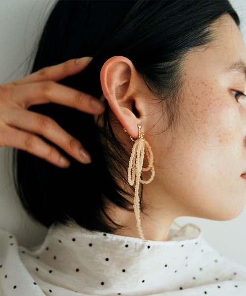 marjour（マージュール）の「MAT BEADS EARRING（イヤリング・レディース・ピンクベージュ/ブルー系1・FREE）」の7枚目の写真