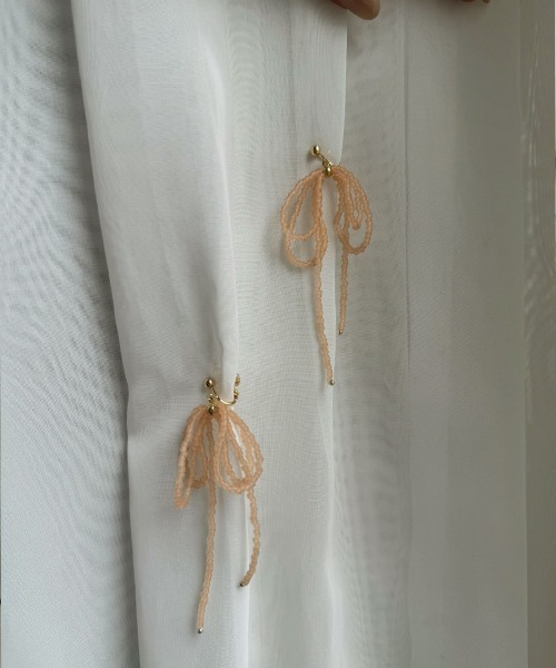 marjour（マージュール）の「MAT BEADS EARRING（イヤリング・レディース・ピンクベージュ/ブルー系1・FREE）」の8枚目の写真