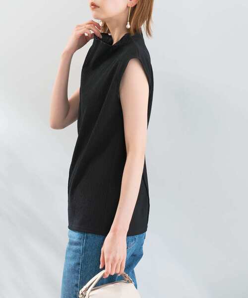URBAN RESEARCH ROSSO WOMEN（アーバンリサーチ　ロッソ）の「ハイネック楊柳プルオーバー（Tシャツ/カットソー・レディース・グレー系その他/オフホワイト/ブラック・FREE）」の22枚目の写真