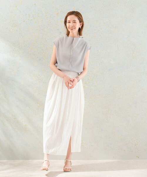 URBAN RESEARCH ROSSO WOMEN（アーバンリサーチ　ロッソ）の「ハイネック楊柳プルオーバー（Tシャツ/カットソー・レディース・グレー系その他/オフホワイト/ブラック・FREE）」の15枚目の写真