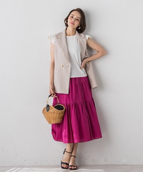 Viaggio Blu(ビアッジョブルー)の「リネンライクバックペプラムジレ≪手洗い可能≫(ベスト・レディース・ネイビー/ベージュ・S/M/L)」の4枚目の写真