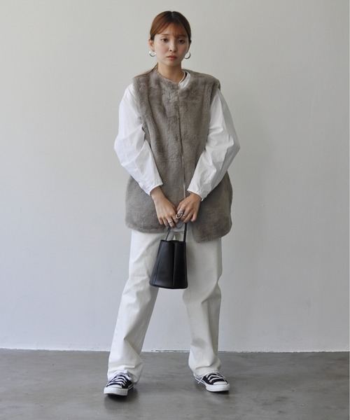 Meli rich（メリーリッチ）の「フェイクエコファーベスト（ベスト・レディース・モカ/アイボリー/ブラック/グレイッシュベージュ・MEDIUM）」の15枚目の写真