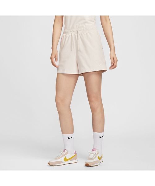 NIKE（ナイキ）の「ナイキ NIKE ナイキ  NSW MR エッセンシャル ウーブン ショート（その他パンツ・レディース・ブラック/ライトベージュ・L/M/S）」の4枚目の写真
