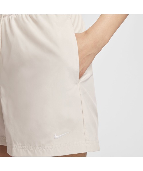 NIKE（ナイキ）の「ナイキ NIKE ナイキ  NSW MR エッセンシャル ウーブン ショート（その他パンツ・レディース・ブラック/ライトベージュ・L/M/S）」の5枚目の写真