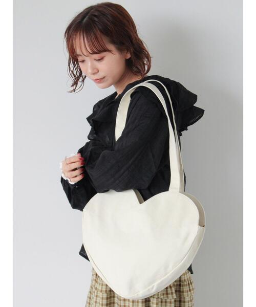 ehka sopo（エヘカソポ）の「キャンバスハート型バッグ（ハンドバッグ・レディース・ブラック/レッド/キナリ・F）」の15枚目の写真
