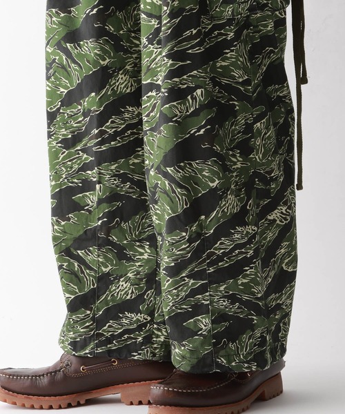 RAGEBLUE（レイジブルー）の「カモフラージュ柄ミリタリーカーゴ/パラシュートパンツ（カーゴパンツ・メンズ・グレー系その他/カーキ・MEDIUM/LARGE）」の9枚目の写真